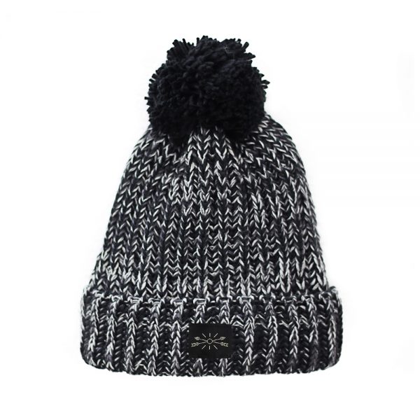 Gorro Polar Premium con Pompón Negro. Abrígate con Magnetotermia